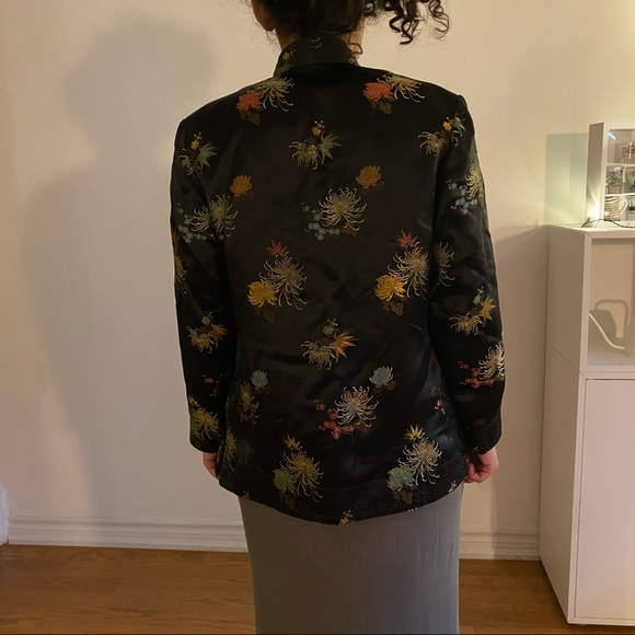 Black embroidered reversible chinoiserie jacket - Picture 3 of 9